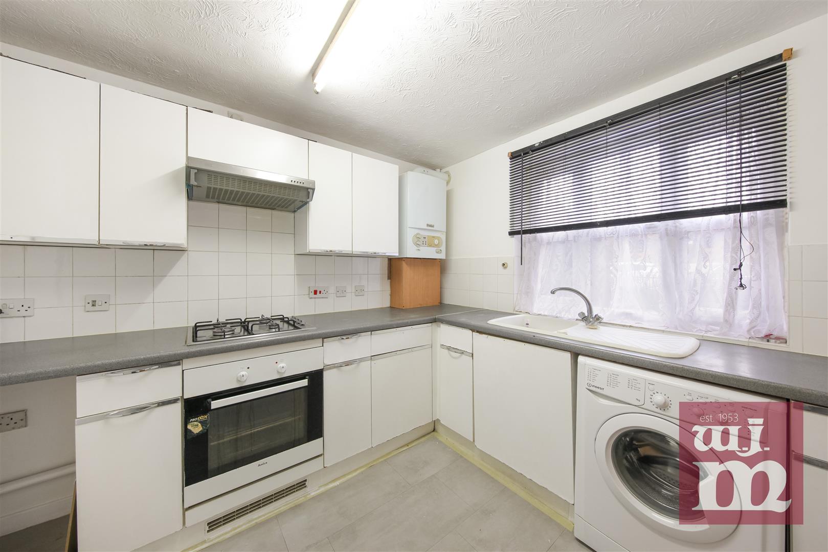 2 bed property in Lagonda House, Bow